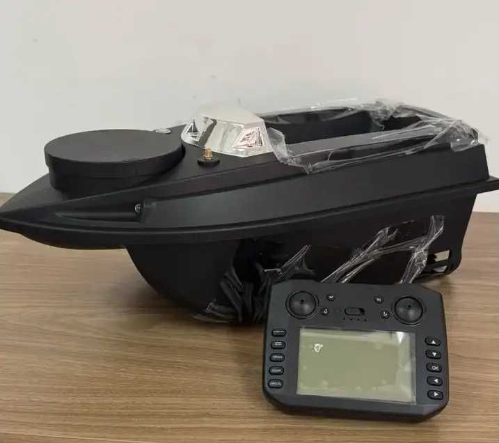 Лодка за захранка V030 с GPS, 800 м обхват и 20000mAh батерия