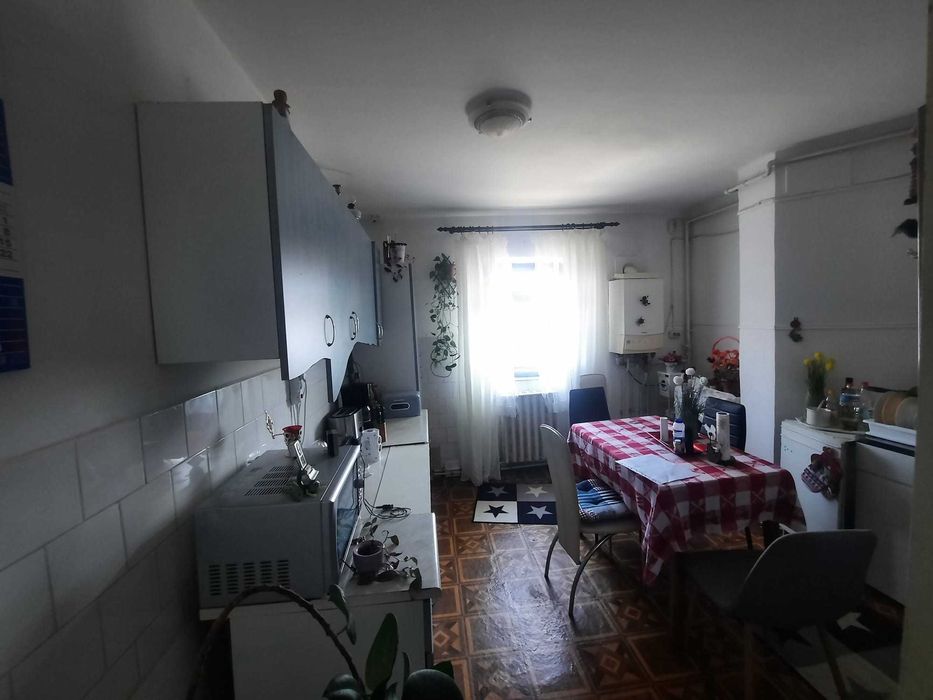 Confortabil si cu potential etaj 3 din 4 mun.Onesti