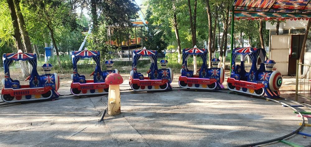 Bolalar poyizchasi sotiladi xolati zor yangidek kop ishlamagan