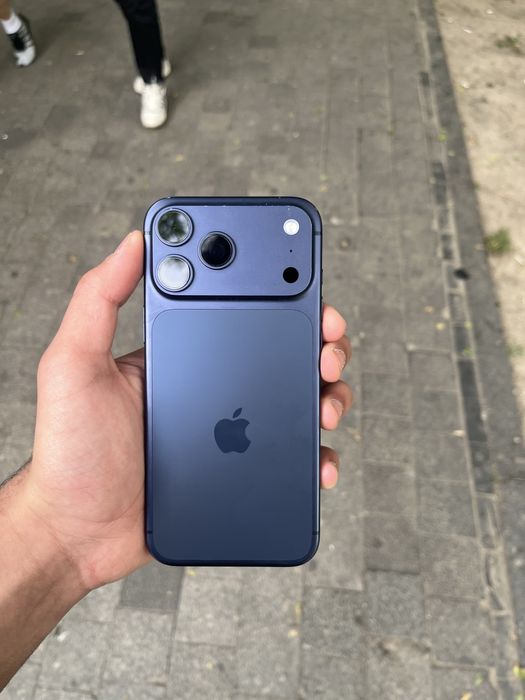 Продам Iphone 17 Pro Max 256gb E-sim