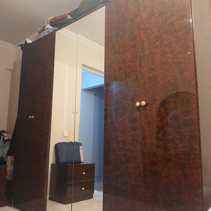 Спальный гарнитур