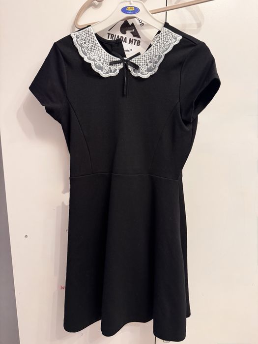 Rochie neagra de scoala,LC Waikiki, 8-9ani