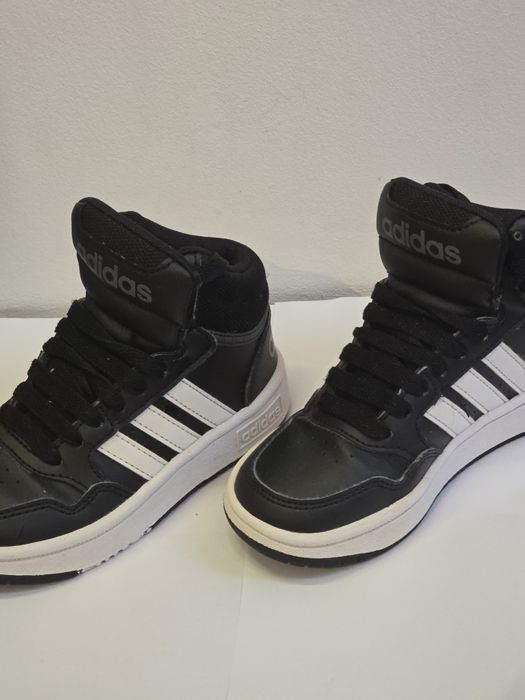 Адидас кецове 28 номер