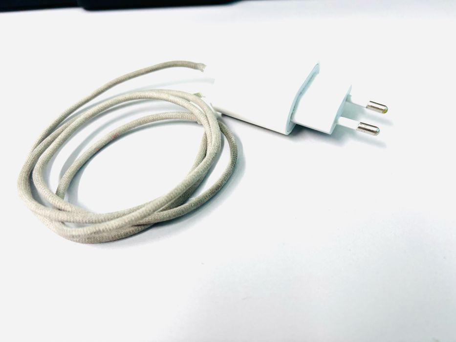 Продам зарядку на 15 Айфон