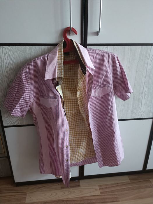 Продам рубашки в коротким рукавом