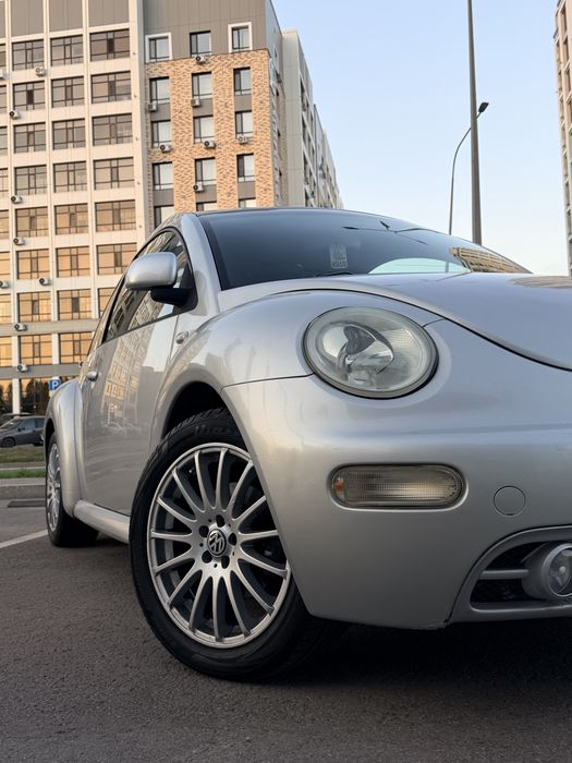 Продам машину Volkswagen Beetle