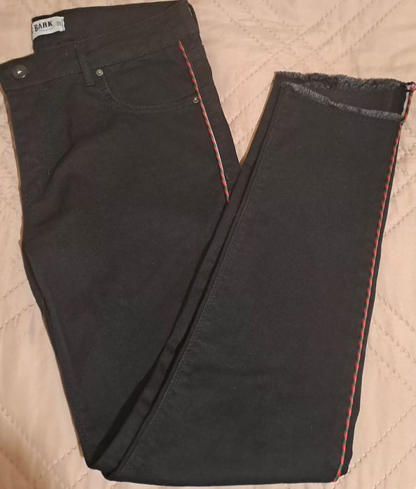 Дамски черни дънки.