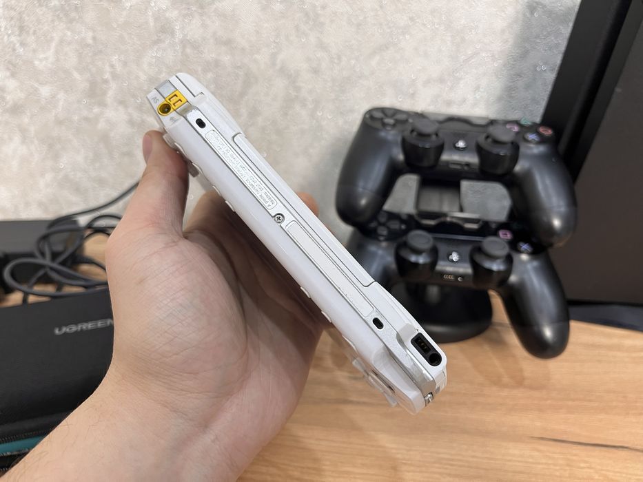 Продам прошитую Psp 1000 Fat