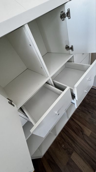 Белый стеллаж от Икеа