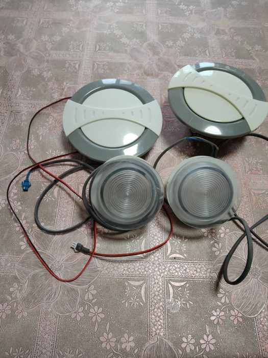 Колонка,вентилятор и 2светильника от душ.кабины