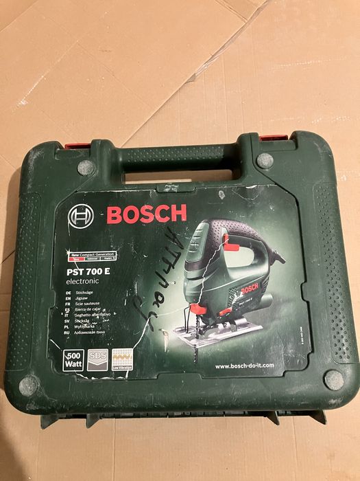Электролобзик Bosch PST 700 E