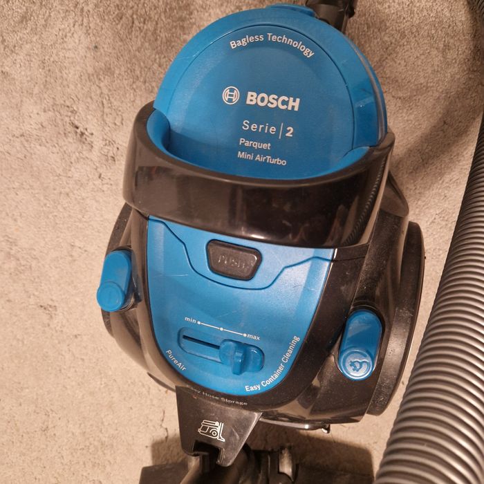 Прахосмукачка Bosch serie 2 без торба