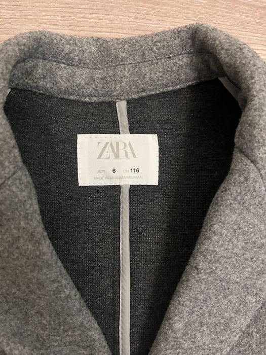 Продам пальто на девочку 116 см