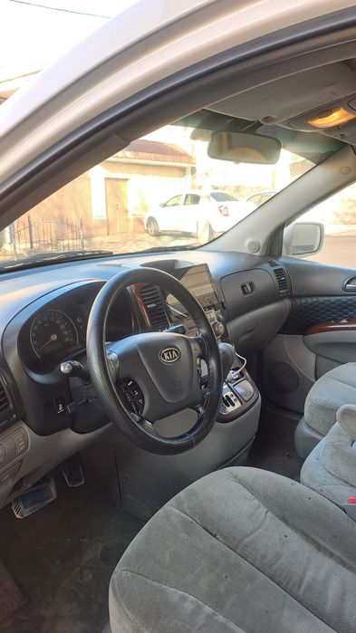 Kia Carnival sotiladi