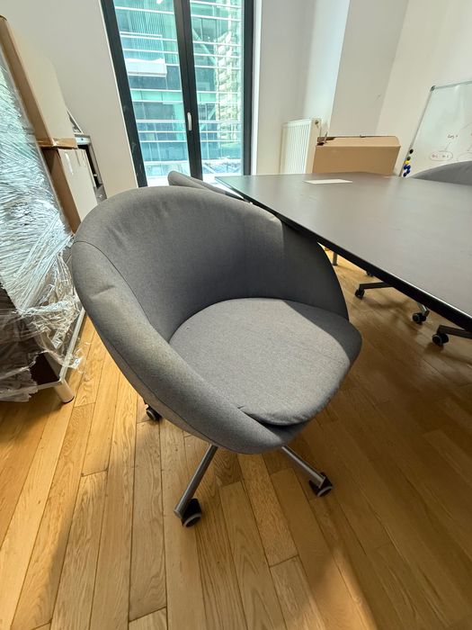 Masă birou și scaun