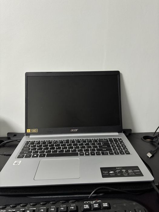 Vând laptop acer arch aspire 5