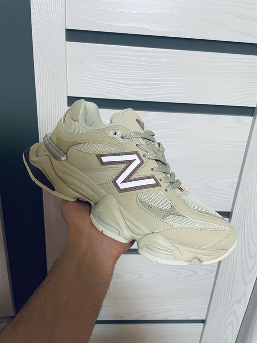 Adidasi New Balance 9060