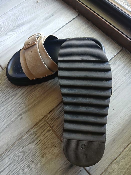 Vand Papuci Saboti