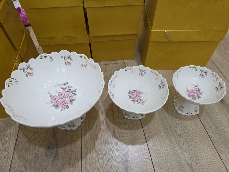 Продам вазы,фруктовница,конфетница