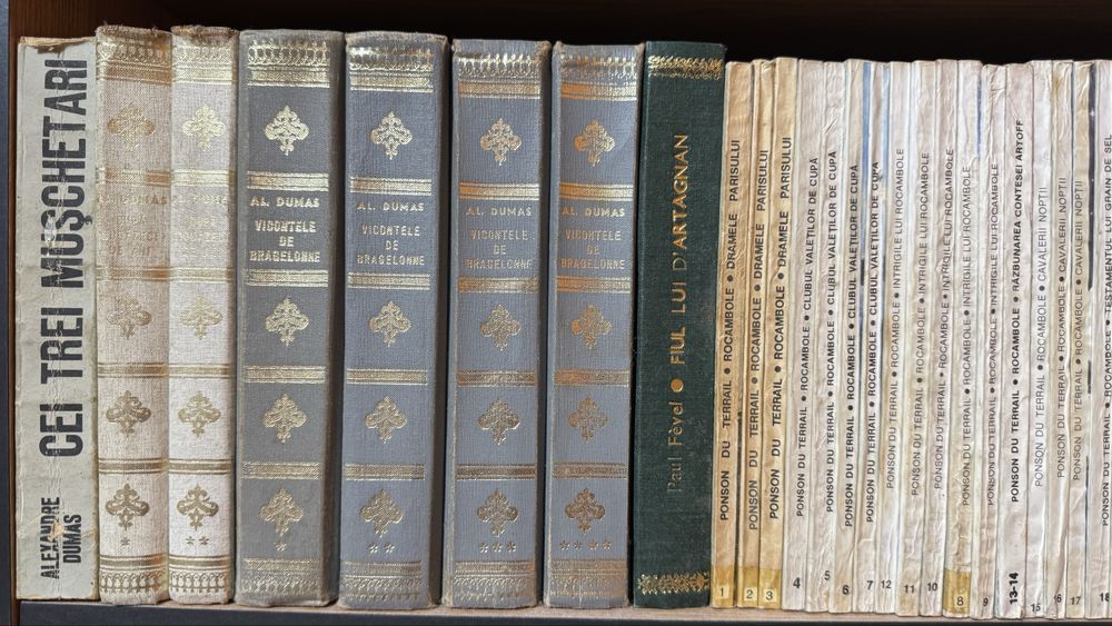 Vand carti din biblioteca personala, Rocambole, Cei trei muschetari…
