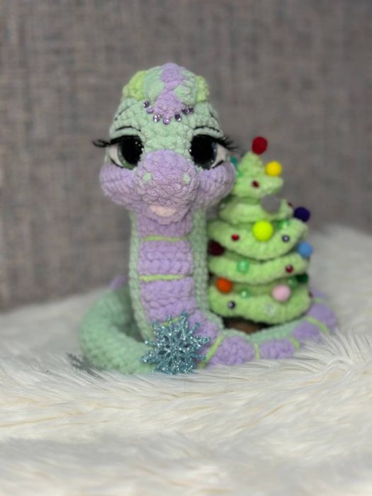 Сувенирная змейка ручной работы