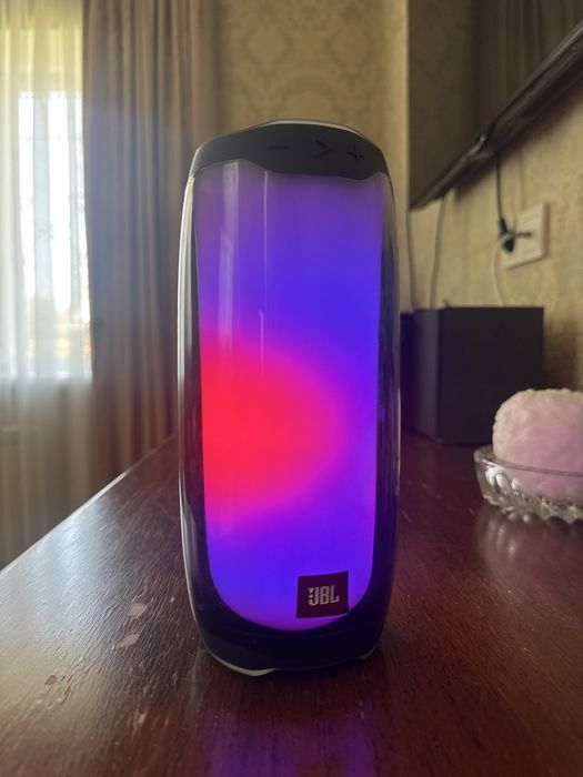 JBL Pulse 4 черный