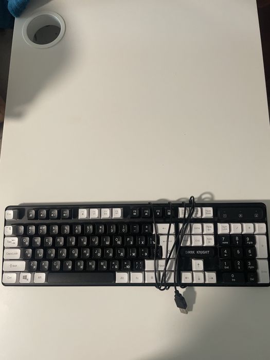 Продам клавиатуру Dark knight