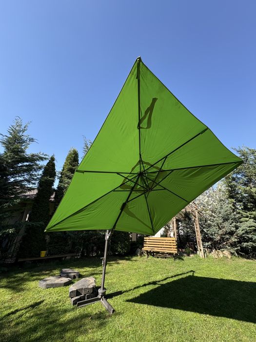 Umbrela 3 x 3 m cu grautati