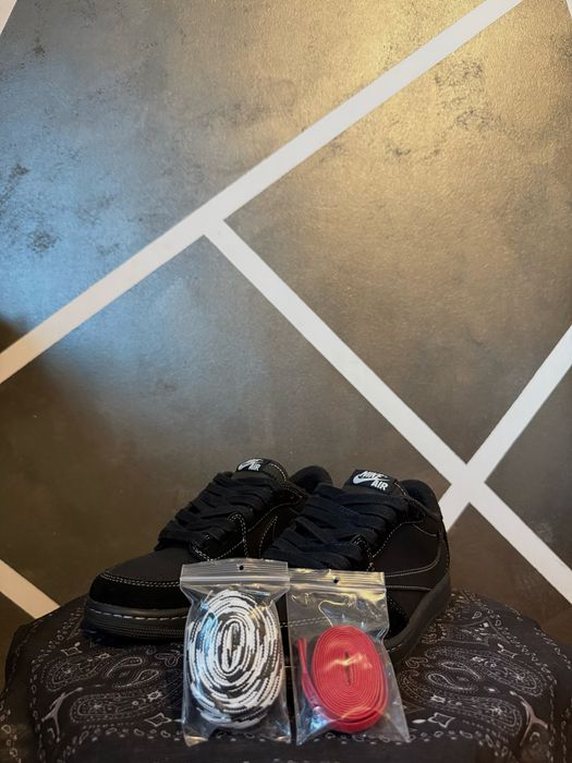 Jordan 1 Travis Scott Black Phantom