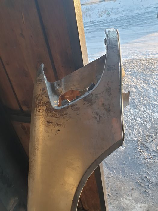 Правое крыло от w140