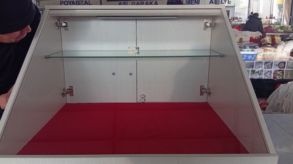 Витрина 1 метрили