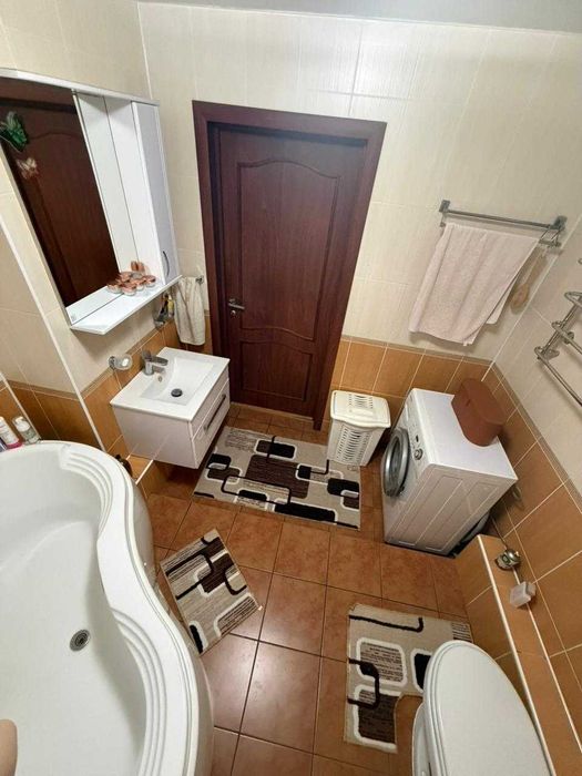 2 комнатная квартира на Ажаре