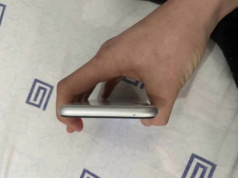 Айфон хр 64 гега