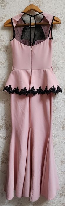 Нежно-розовое платье