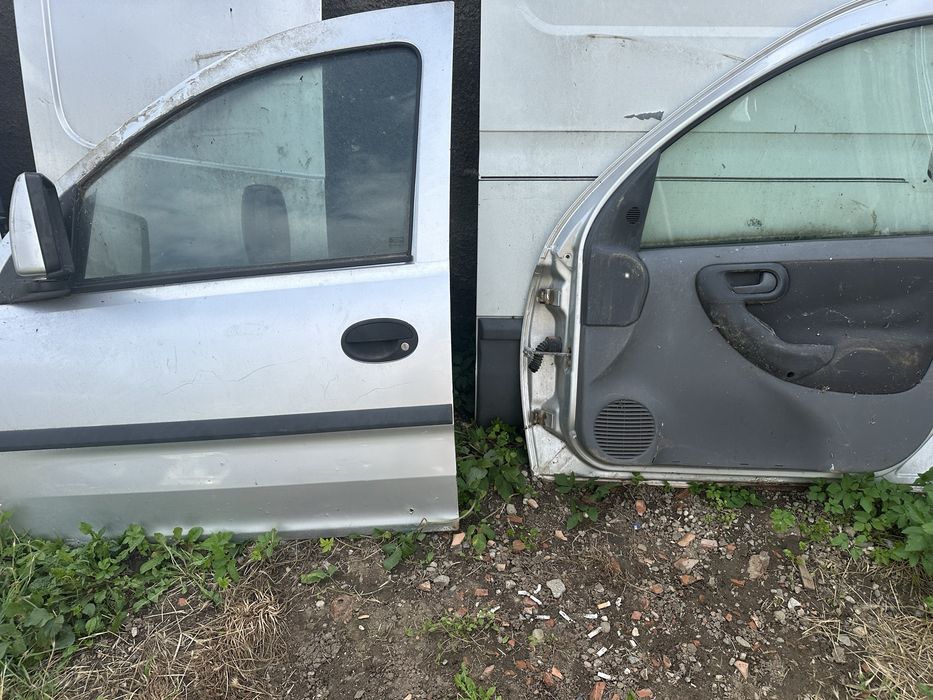 Usi , Portiere  Opel zafira 2005> Opel Combo 2004>