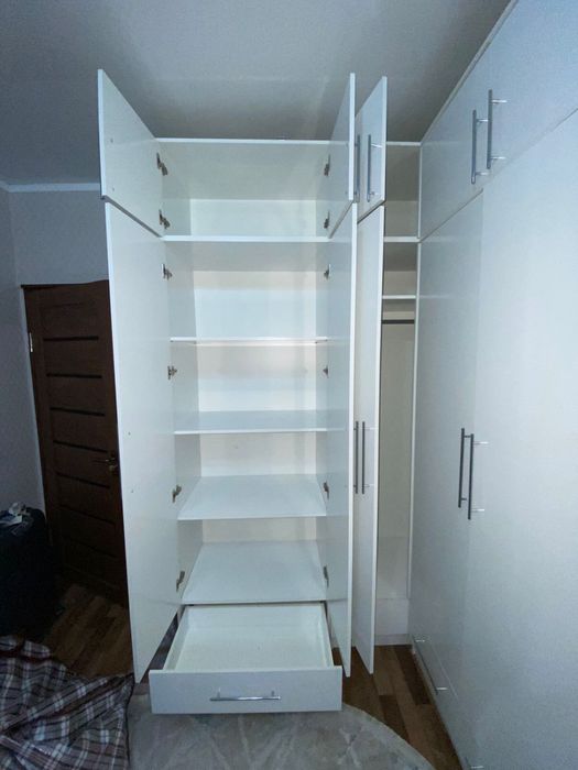 Продается шифонер восьми дверьный