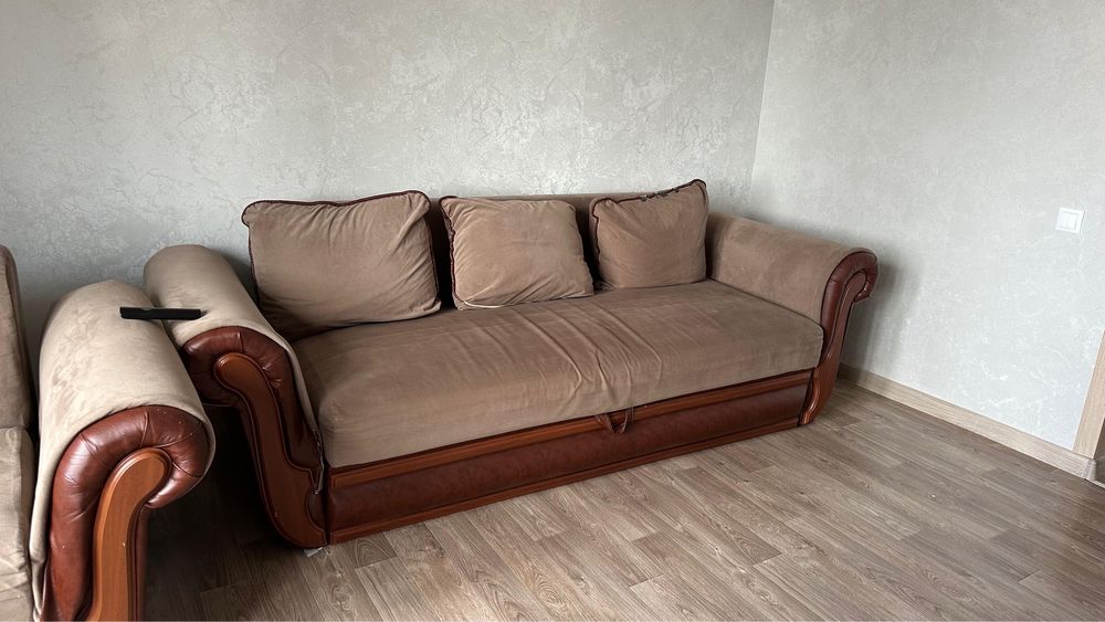Продам диван с креслом