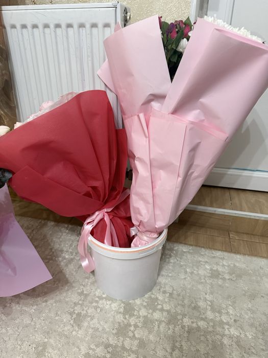 Цветы свежие.