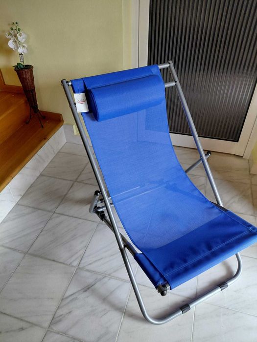 Vand 3 sezlonguri de plaja noi