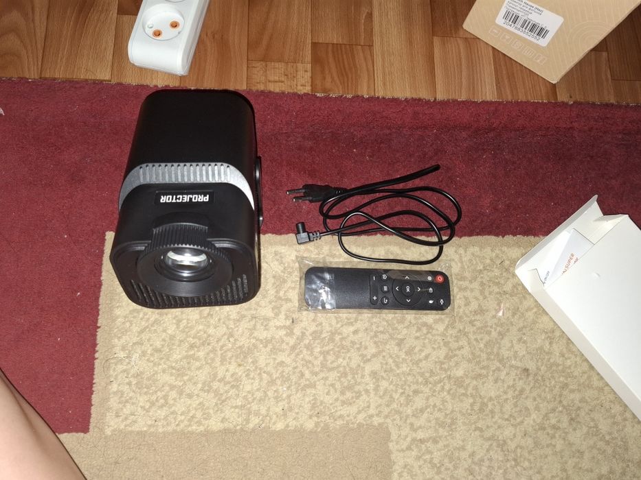 Продам проектор новый