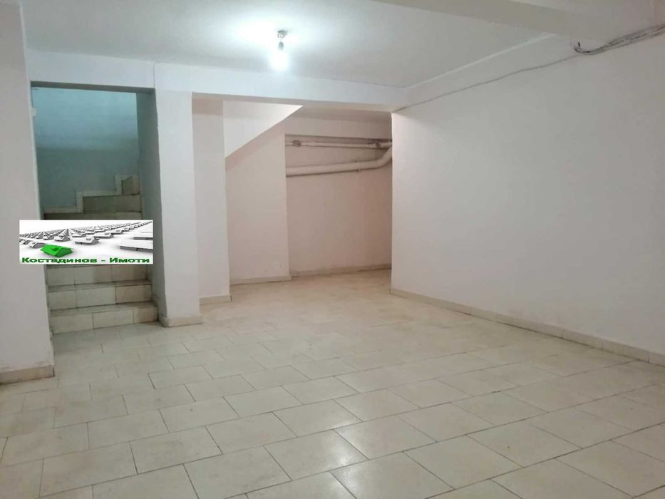 Дава се под наем Магазин в Пловдив, Център - 87 кв.м за 418.71 € - Снимка #3