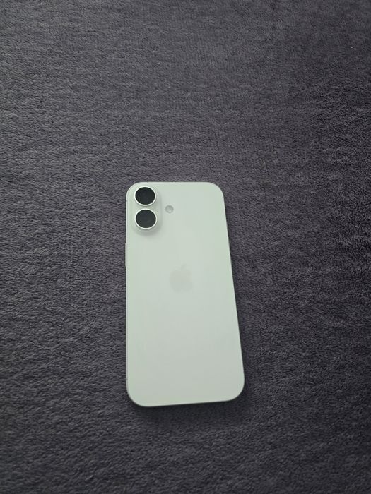 Vand/Schimb Iphone 17 Nou/256gb