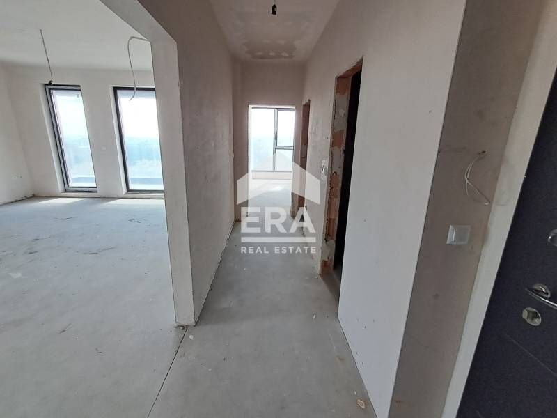 Продава се Двустаен апартамент в Варна, Левски - 87 кв.м за 1050 €/кв.м - Снимка #2