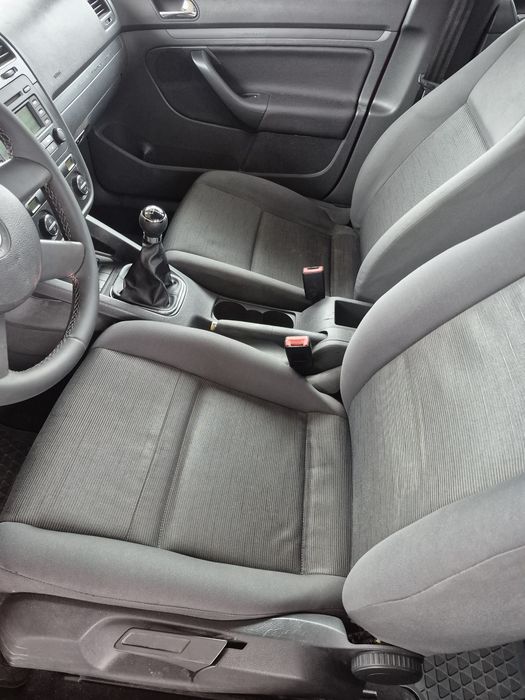 Volkswagen Golf 2005 benzină, 2.533 € — imagine 5