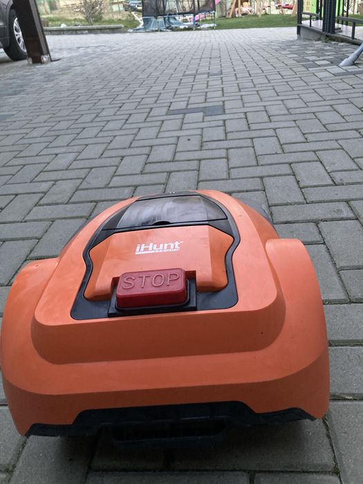 Robot de tuns gazonul