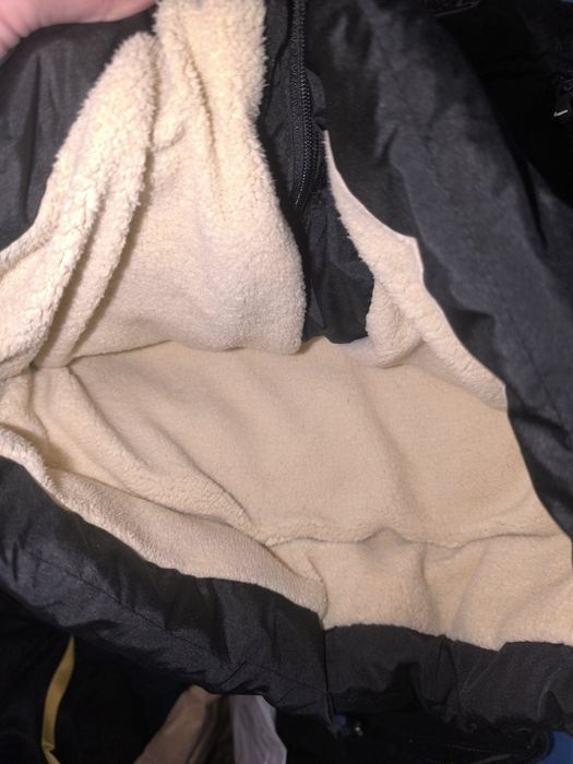 Зимно яке Nike размер 146-152
С поларена подплата,
Слагано веднъж