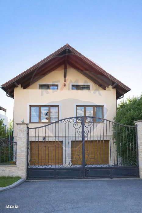 Casă de vanzare