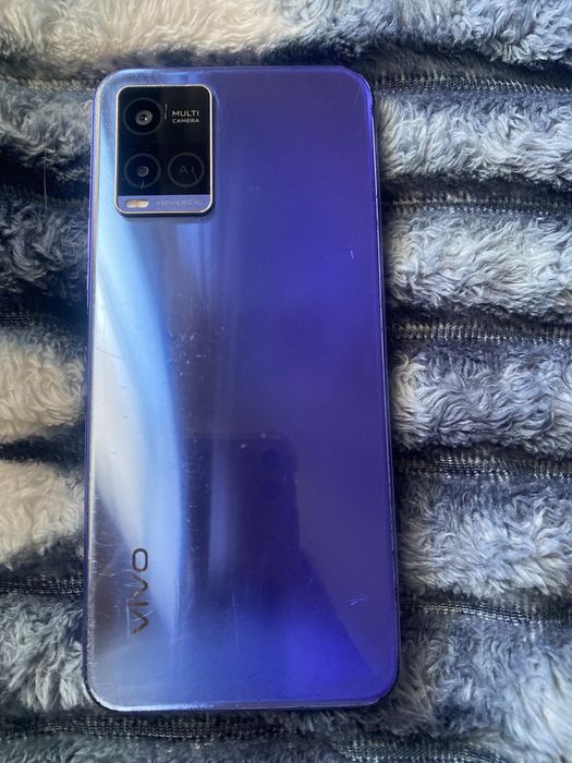 Продам телефон vivo Y21