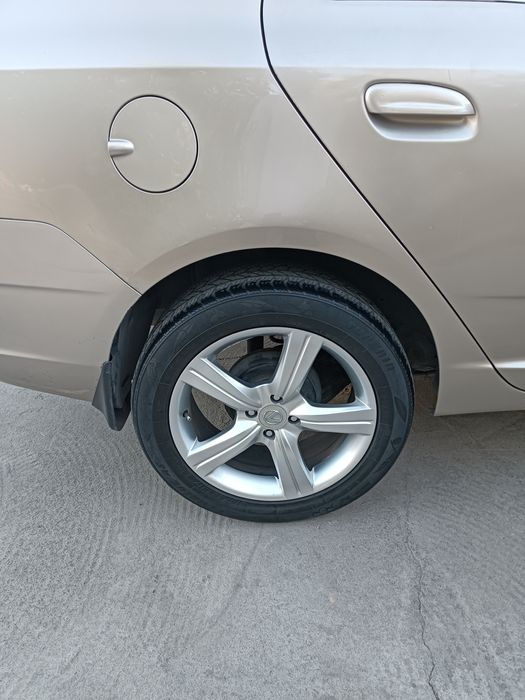 Kobalt Diska Balon Leksus dizayn  215 55 R17 Holati yaxshi