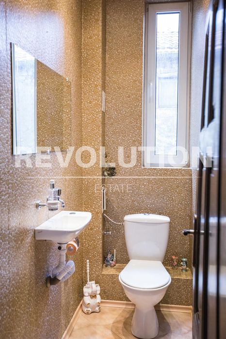 Дава се под наем Многостаен апартамент в Варна, Център - 210 кв.м за 900 € - Снимка #14